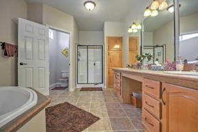 Beautiful Kanab Home with Yard - Walk to Restaurants